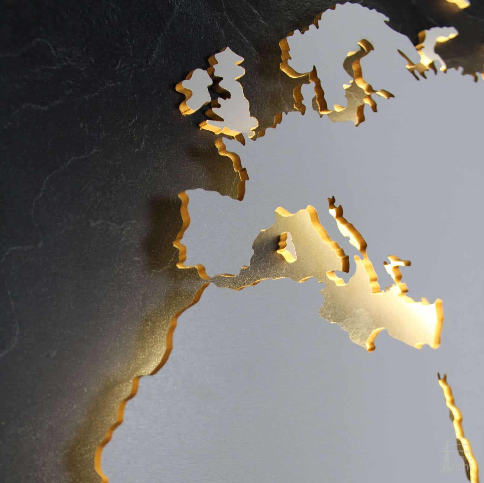 Weltkarte-Schiefer-Wandbild-Beleuchtet-WeißesKontinente-Holz-Welt-Karte-XXL-WelkartenAusHolz-WeißeKontinente-KontinenteHolz